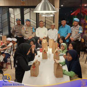Propam Polresta Sidoarjo Berbagi, Ajak Makan Bergizi